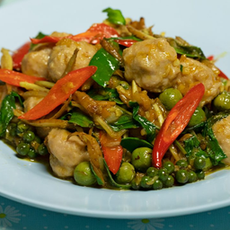 ผัดฉ่าลูกชิ้นปลากราย