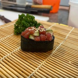 Sushi Tuna Sesame oil 4 pcs.