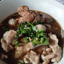 ก๋วยเตี๋ยวเรือซันเดย์