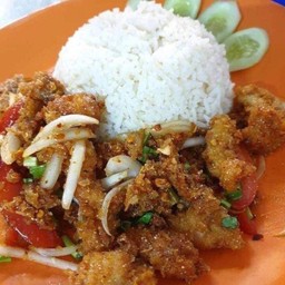 ข้าวยำไก่สโพกไก่กรอบ