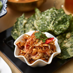 ยำกุ้งใบชะภูทอด