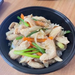 ผัดน้ำมันหอยราดข้าว