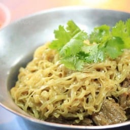 ปีกขาเนื้อเป็ดตุ๋นอบบะหมี่