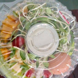 Tina salad ไม่มีสาขา