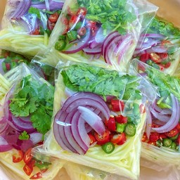 ยำปลาดุกฟูโฮมเมด(วัดใหม่)