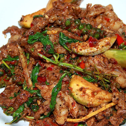 ผัดเผ็ดเนื้อ