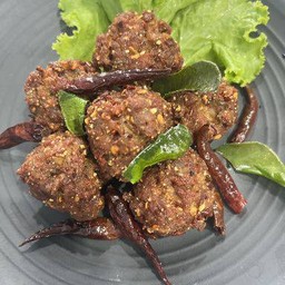 ลาบหมูทอด