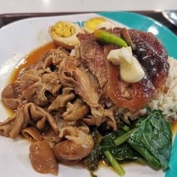 ไก่ทอด ขาหมู 80.-พิเศษ 90.-