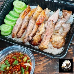 ข้าวหน้าเนื้อย่างจิ้มแจ่ว