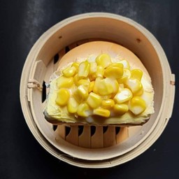 ปังไส้ทะลัก เนยนม ข้าวโพด (1ชิ้น)