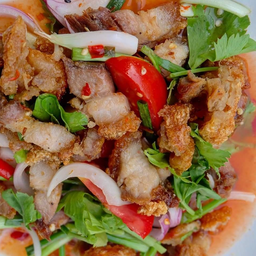 ยำหมูกรอบน้ำปลาร้า