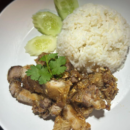 สามชั้นคั่วพริกเกลือ