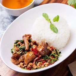 ข้าวกะเพราไก่ตุ๋น