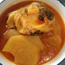 แกงส้มมะละกอปลาช่อน (ส่วนหัวปลา)