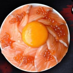 เเซลมอนอิคุระด้ง+ไข่ดองญี่ปุ่น