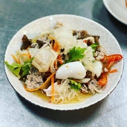 ยำเห็ดรวม รวมมิตร