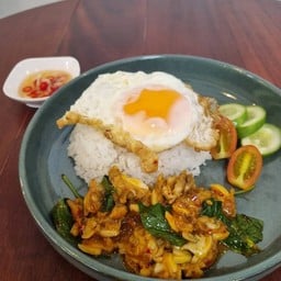 ผัดพริกเผาราดข้าว