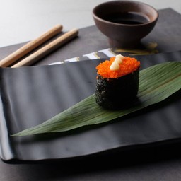 4.ซูชิไข่กุ้งส้ม-Orange Ebiko Sushi