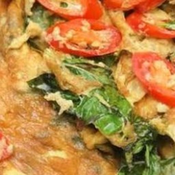 ไข่เจียวโหระพาราดข้าว