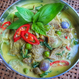 N67 Beef Green Curry 牛肉绿咖喱