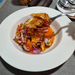 ยำไข่ดาว