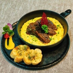 ข้าวรีซอตโต้แก้มวัวตุ๋นไวน์แดง