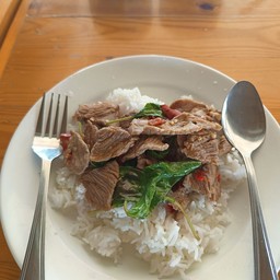 กระเพราเนื้อ