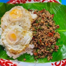 กะเพรา(*ถาด)หมูชิ้น/ไก่