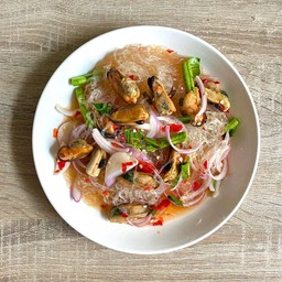 ยำวุ้นเส้นหอยแมลงภู่