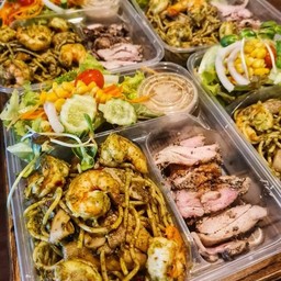 ชุด-เพสโต้กุ้ง และสลัดไก่อบ