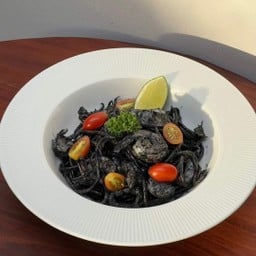 สปาเกตตี้ทะเลซอสหมึกดำ