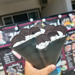เครปวิปปิ้งครีม oreo 6 ชิ้น