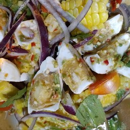 ยำไข่เค็ม