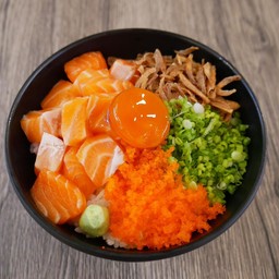 ข้าวเเซลมอลไข่กุ้งไข่ดอง