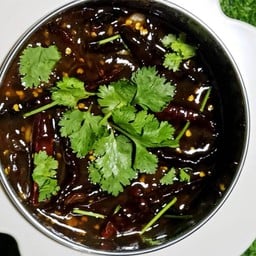 กระเพราพริกแห้ง&ลูกชิ้นทอด ร้านกำปั้น นวนคร