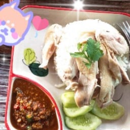 ลูกชิ้นทอดร้อนๆ ปากเกร็ด