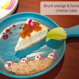 BURNT ORANGE & HONEY COLD CHEESE CAKE