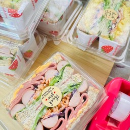 ไส้กรอกไข่ต้ม