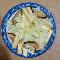 ผัดกะหล่ำปลีเห็ดหอมใส่เต้าหู้