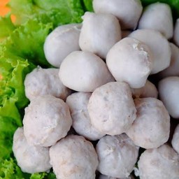 ลูกชิ้นหมู ( ชนะ )