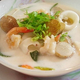 N102 Mixed Seafood Tom Kha 椰奶高良姜汤煮海鲜