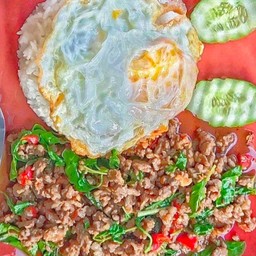 ข้าวกระเพราเนื้อ 2 กล่อง