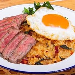ข้าวกระเพราคลุกเสือร้องย่าง+ไข่ดาว