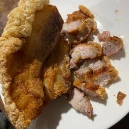 หมูกรอบ 1 ขีด+น้ำจิ้มซีฟู้ด