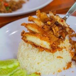 ข้าวมันไก่กรอบ