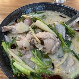 ต้มข่าไก่ ใส่ไข่น้ำ