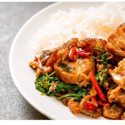 ข้าวกระเพราหมูกรอบ