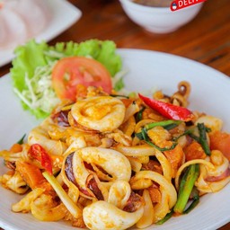 ปลาหมึกผัดไข่เค็ม