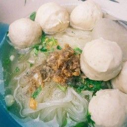 ก๋วยเตี๋ยวน้ำใสลูกชิ้นหมูล้วน
