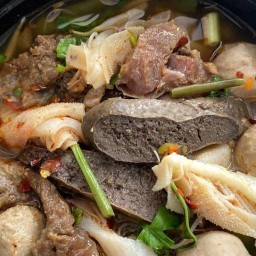 ใบตองเตี๋ยวเนื้อตุ๋น ใบตองเตี๋ยวเนื้อตุ๋น